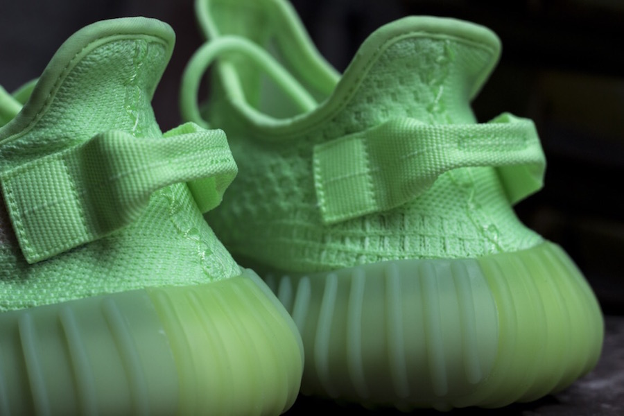 Yeezy,Yeezy 350 V2,Glow In The  清晰实物美图！你们想要的夜光 Yeezy 350 V2 终于来了！