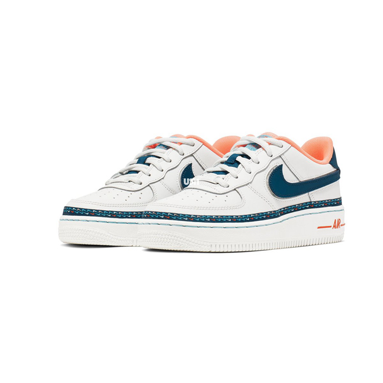 Nike,Air Force 1 Low  鞋身 Swoosh 环绕！这双 Air Force 1 有点特别！