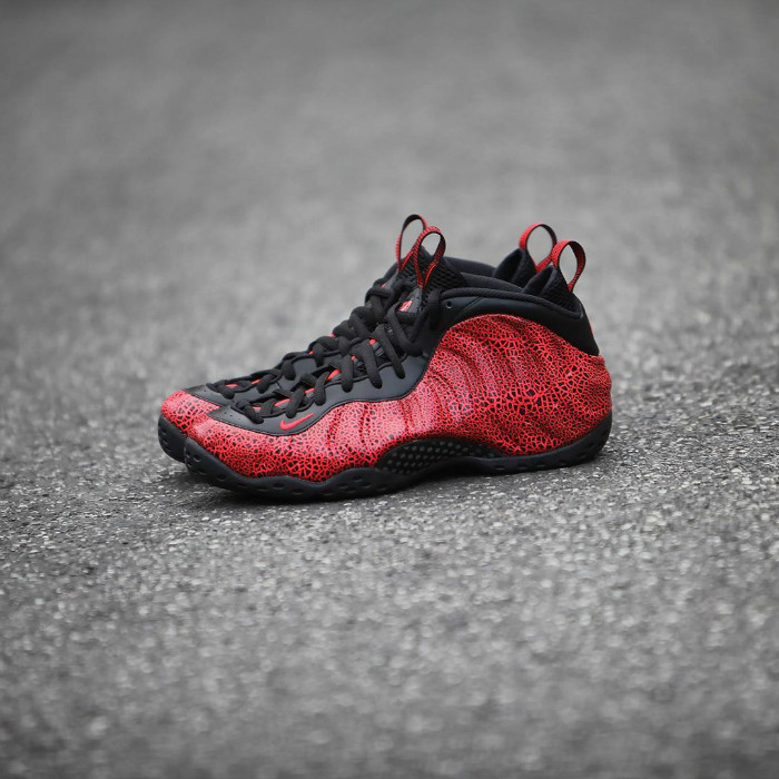 Nike,Air Foamposite One,Lava,3  质感独特的黑红装扮！吸睛度超高的「熔岩喷」即将发售！