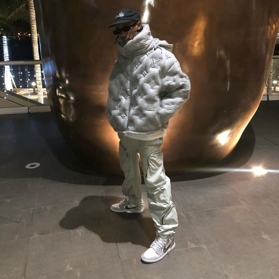 你可能都认不全！Travis Scott 过去一年晒了25 双鞋！价值100W！ 球鞋