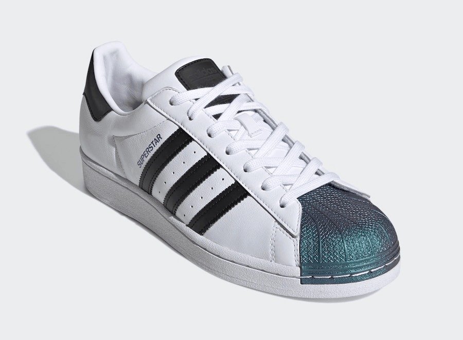 Superstar,发售,adidas  全息涂装贝壳头！50 岁的 Superstar 新配色仍然超抢眼！