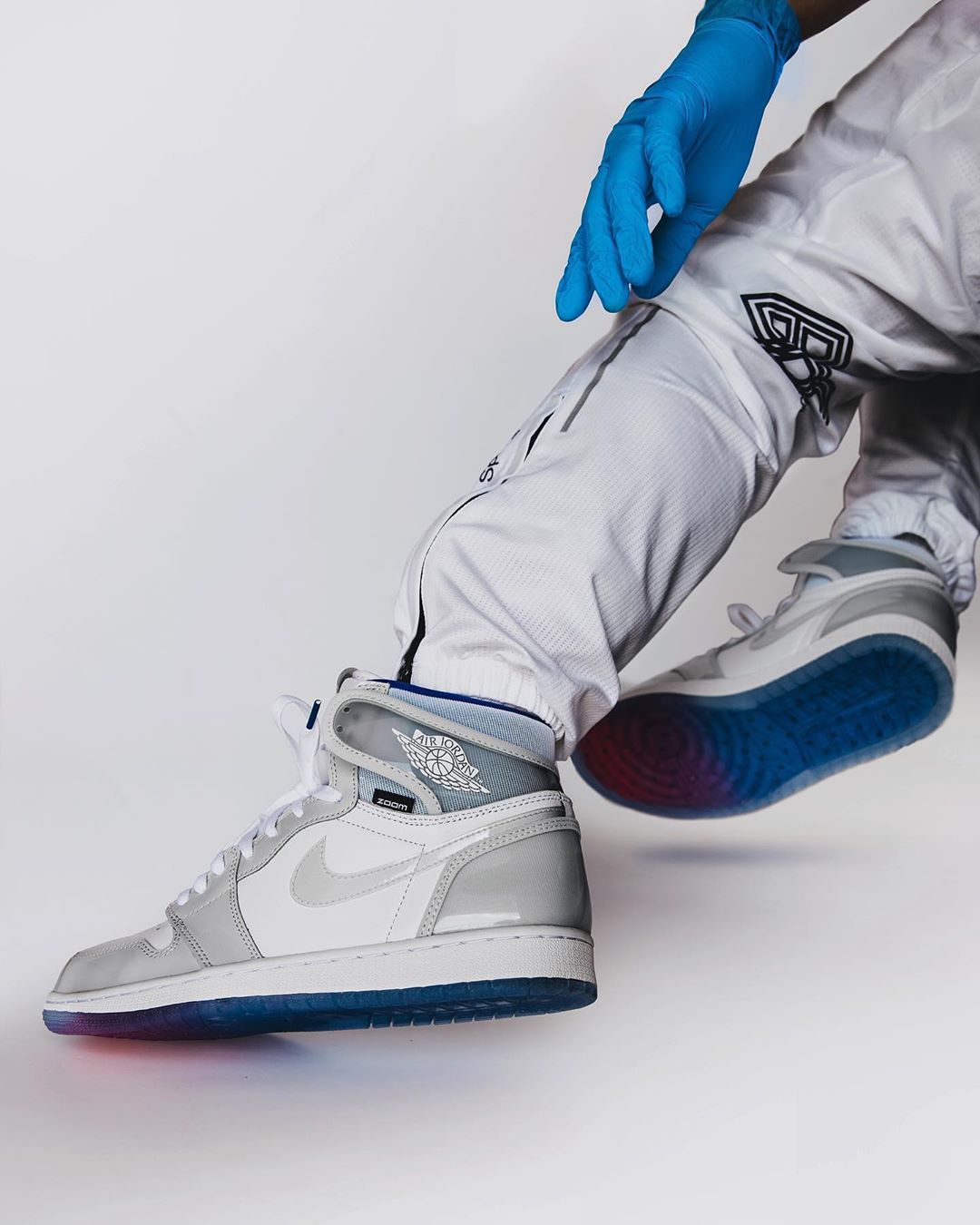 近期不少新鞋值得抄底yeezy高开低走小迪奥aj1一降再降