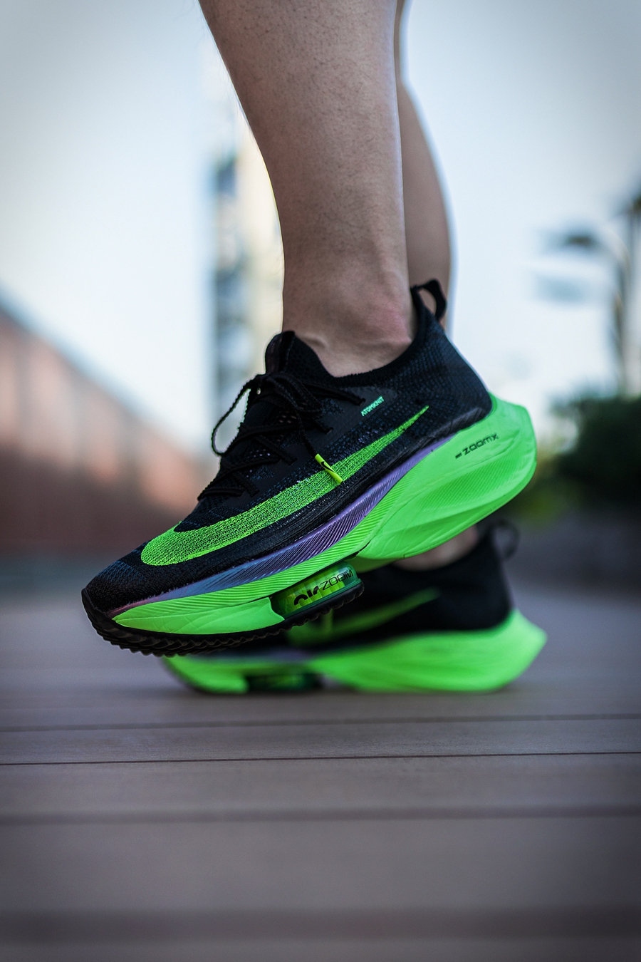 Nike,Air Zoom Type,发售  Nike 顶级跑鞋和 sacai 联名了？这双鞋感觉能火！