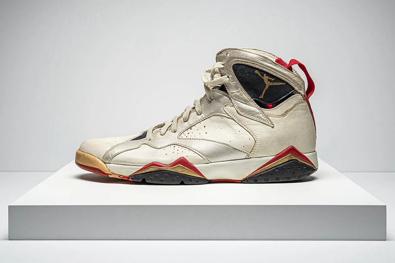 Air Jordan,乔丹,拍卖  11 双乔丹亲穿元年 AJ 正在拍卖！有一双居然不是篮球鞋！？
