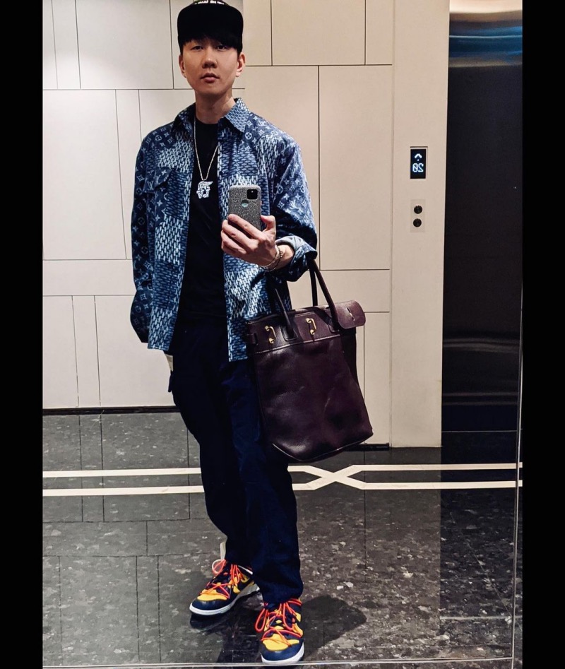 性感女idol三十岁穿球鞋又火了近期球鞋女神还得看她