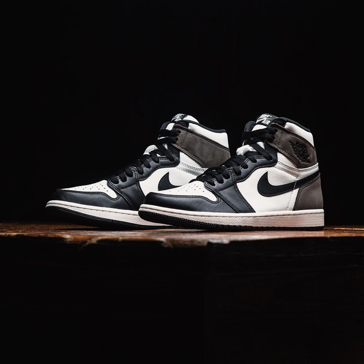 Air Jordan 1,Dark Mocha,555088  预售两千八！传闻 18 万双的「小反勾」AJ1 本周五登场！