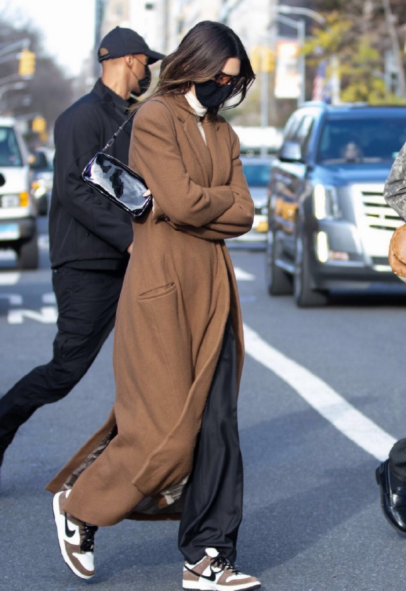 明星球鞋  肯豆上脚 "财富密码" 同款?但她这双天价鞋,王一博都没有!