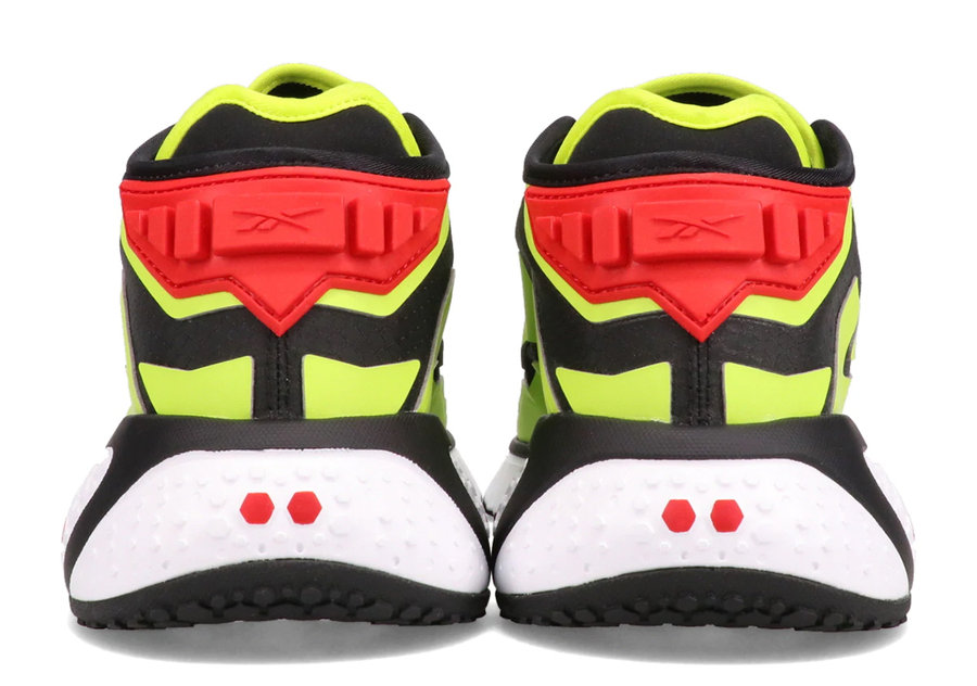 Reebok,Model F,H02760  概念版 Instapump Fury 科技感十足！Reebok 新鞋现已发售！
