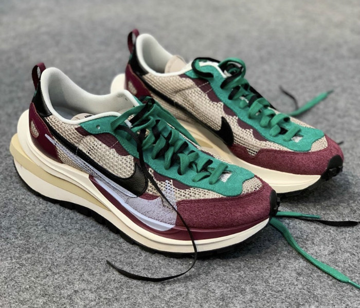 sacai,Nike,VaporWaffle,发售  市价 3500 元！今早第二波 sacai x Nike 你中了吗？