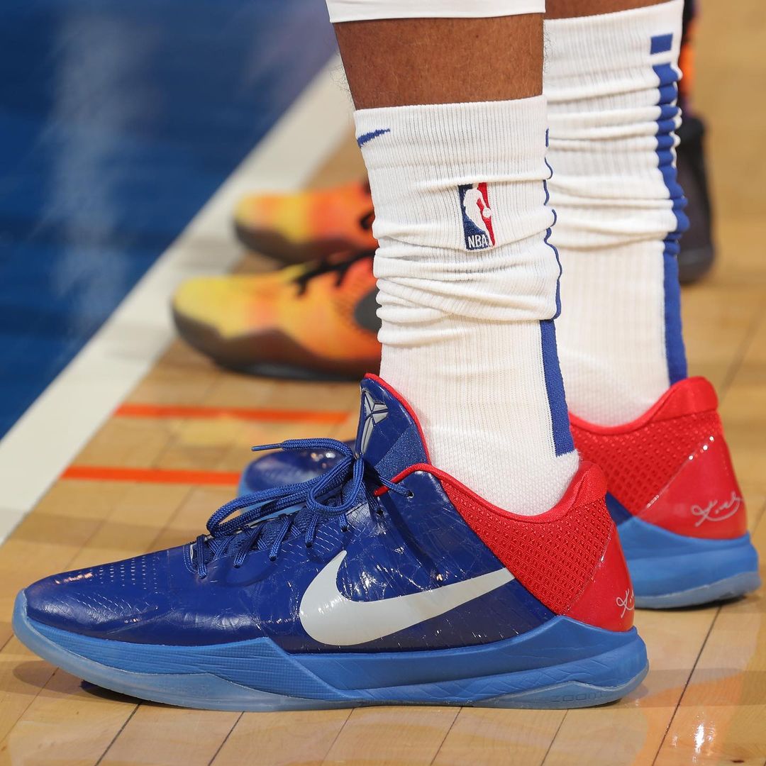 近日nba球鞋上脚科比战靴仍是赛场主角