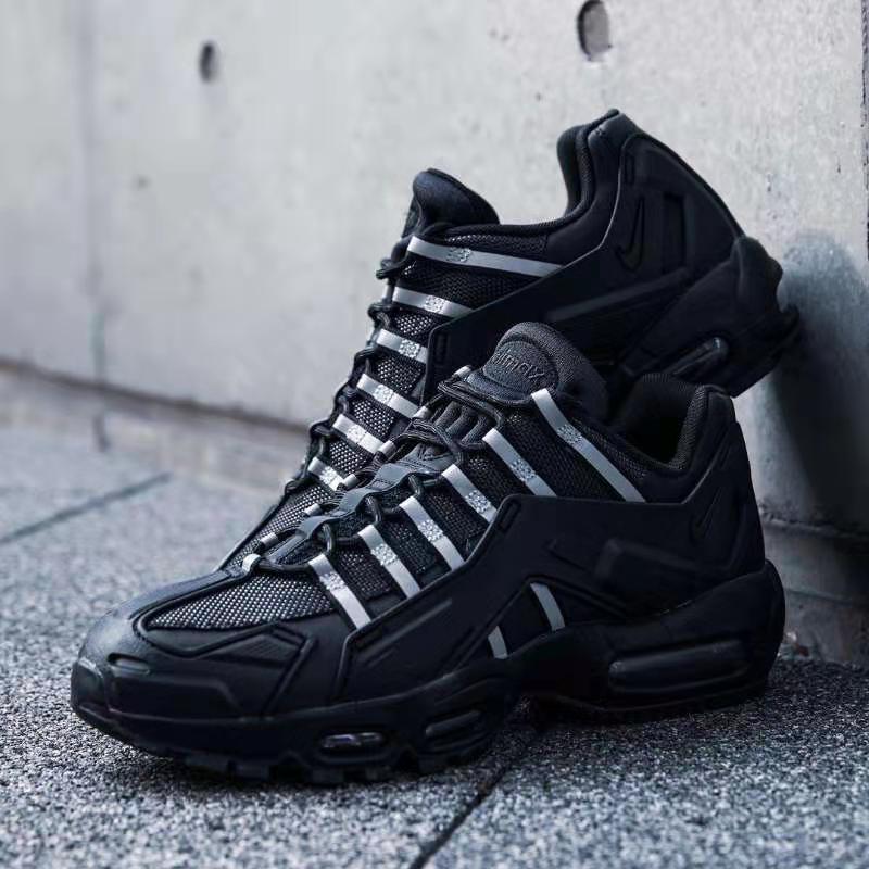 nike ndstrkt am95
