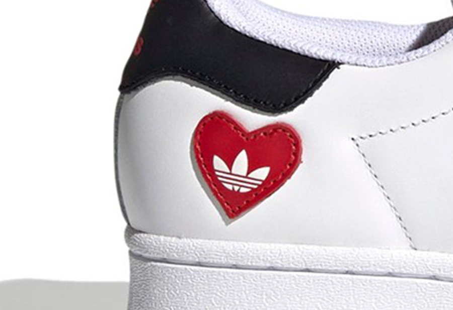adidas,“Valentine’s Day”  adidas 情人节系列单品曝光！红心设计太吸睛！