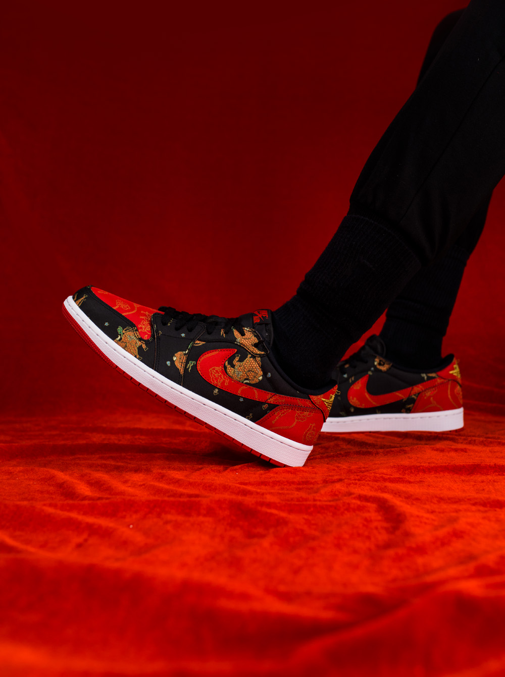 AJ,AJ1 Low,CNY  市价￥2500！限量 8500 双的 AJ1 Low CNY 你中了吗？