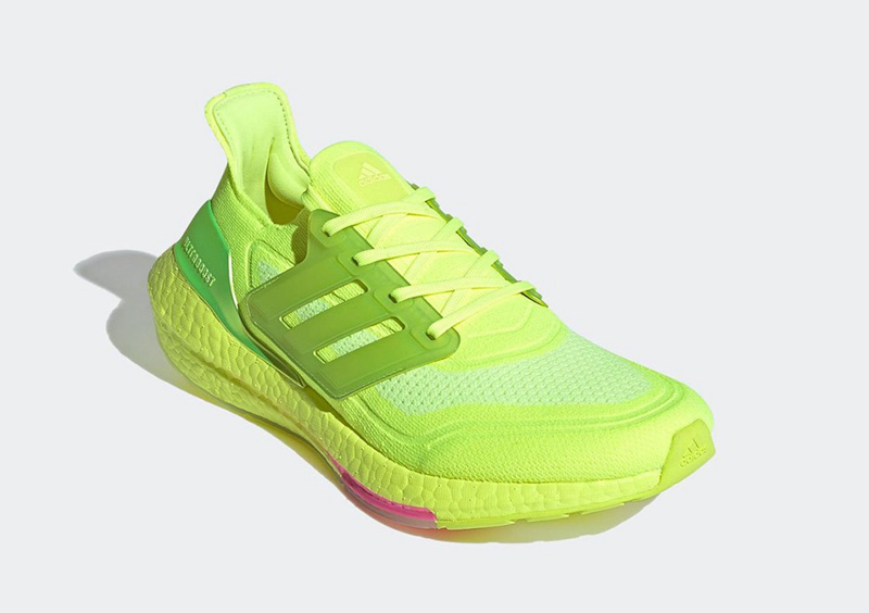 FY0848,Solar Yellow,Ultra Boos  这荧光黄也太骚了吧！全新 Ultra Boost 21 现已发售！