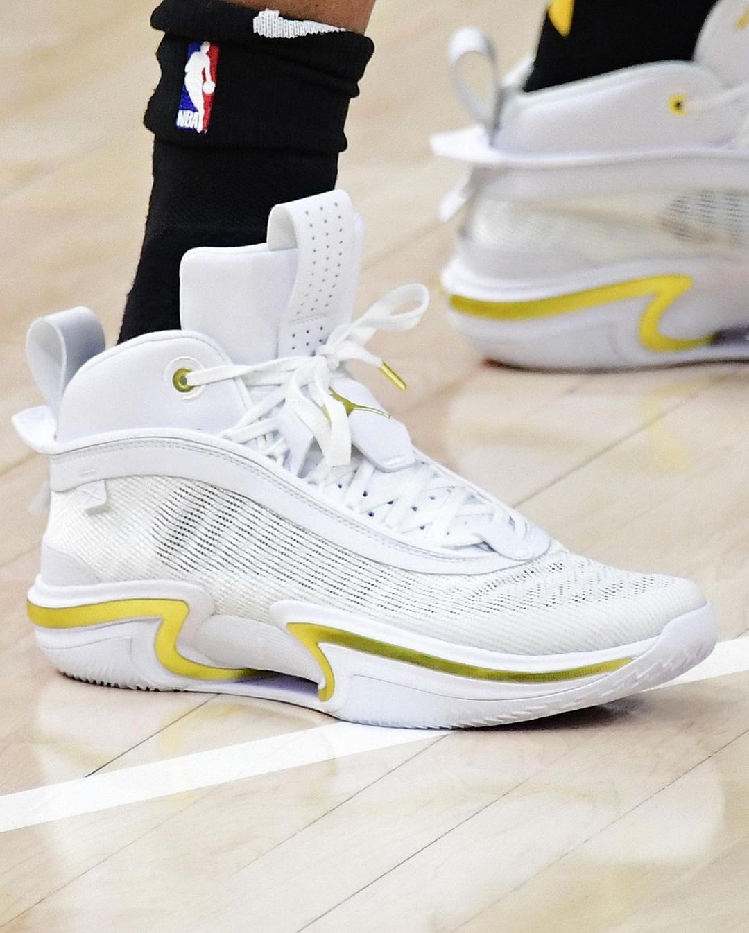 AIR JORDAN 36 白金