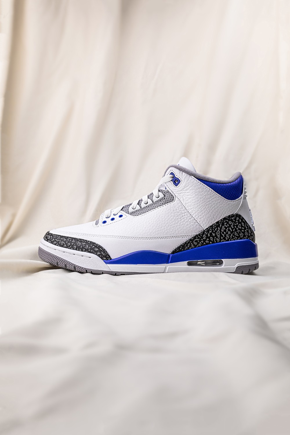 小姐姐上脚「小闪电」aj3!看完谁还惦记藤原浩啊!