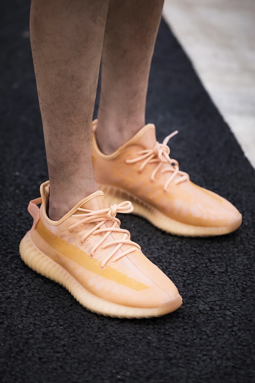 yeezy boost 350 v2,yeezy boost  多款 yeezy 市价破新低!