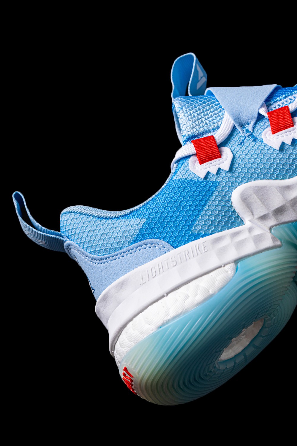 神鞋进化阿迪新鞋全网热议网友原来大招都给它用了