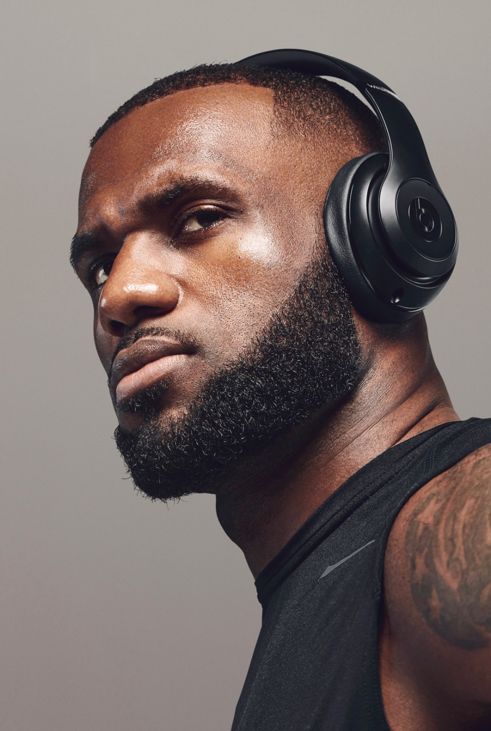 nike,詹姆斯,lebron james,商业帝国  nike 为他盖大楼!