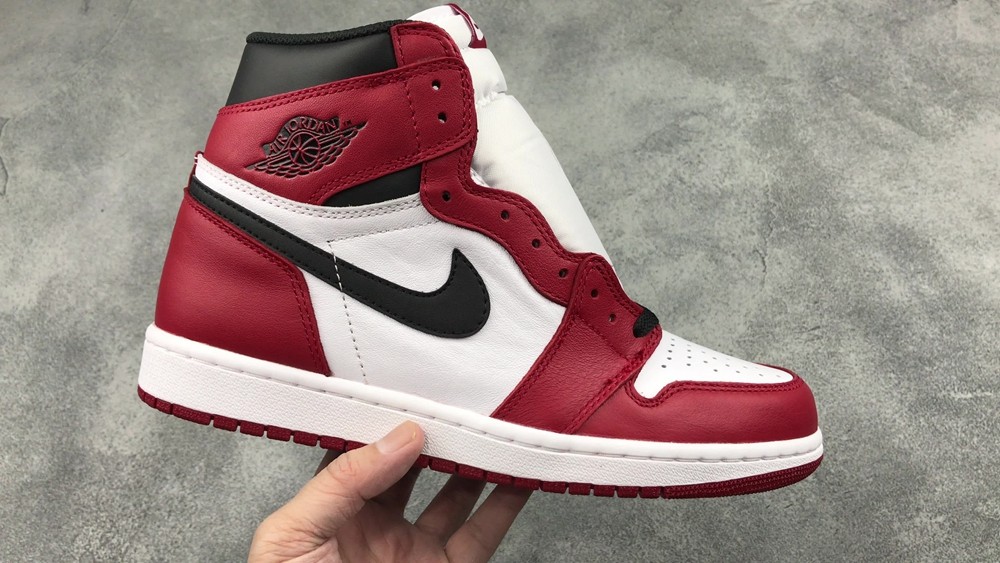 Nike,Air Jordan 1 Mid,Pomegran  经典白红装扮！全新 Air Jordan 1 酷似芝加哥！