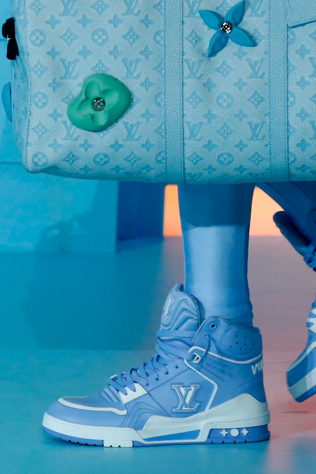 LV,Louis Vuitton  LV 全新滑板鞋首次曝光！有处细节好像 Dunk SB！