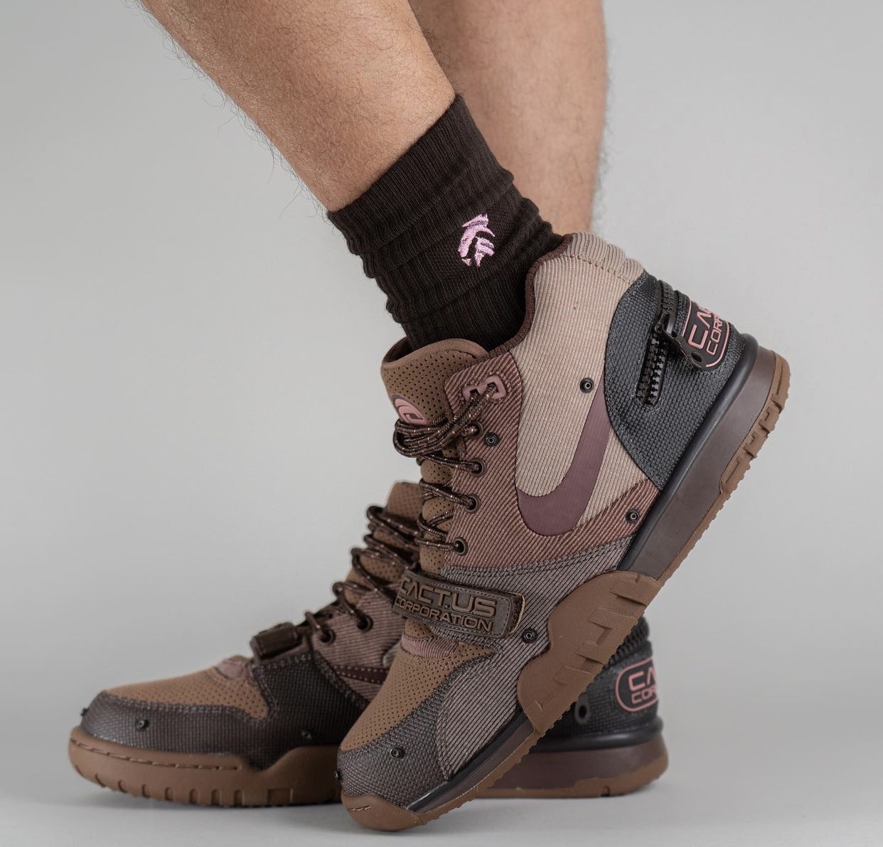 Travis Scott,Nike,Air Trainer  TS x Air Trainer 1 最新上脚曝光！网友：这鞋还卖吗？