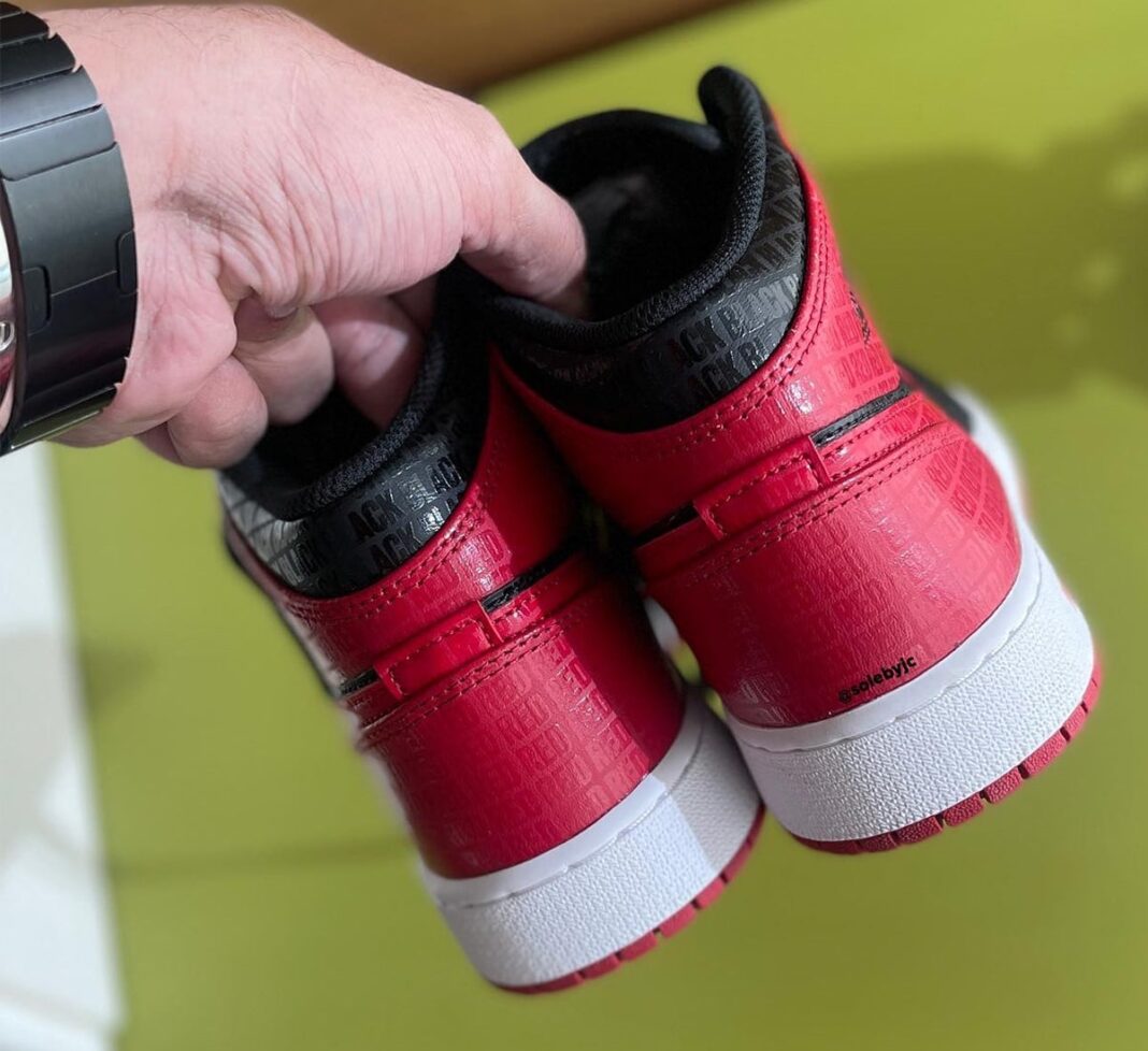 AJ,Air Jordan 1 Mid,Bred  鞋面细节有惊喜！小「禁穿」AJ1 实物首次曝光！