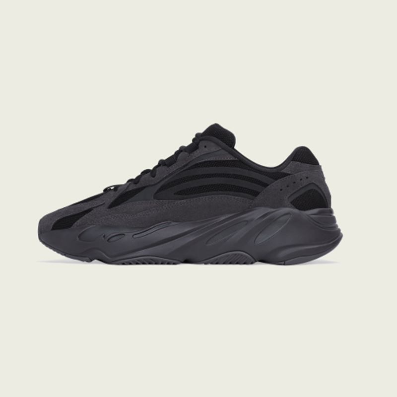 adidas,Yeezy 700 V2,Vanta  侃爷亲穿「黑武士」！市价 5K+ 的黑魂 Yeezy 即将补货！