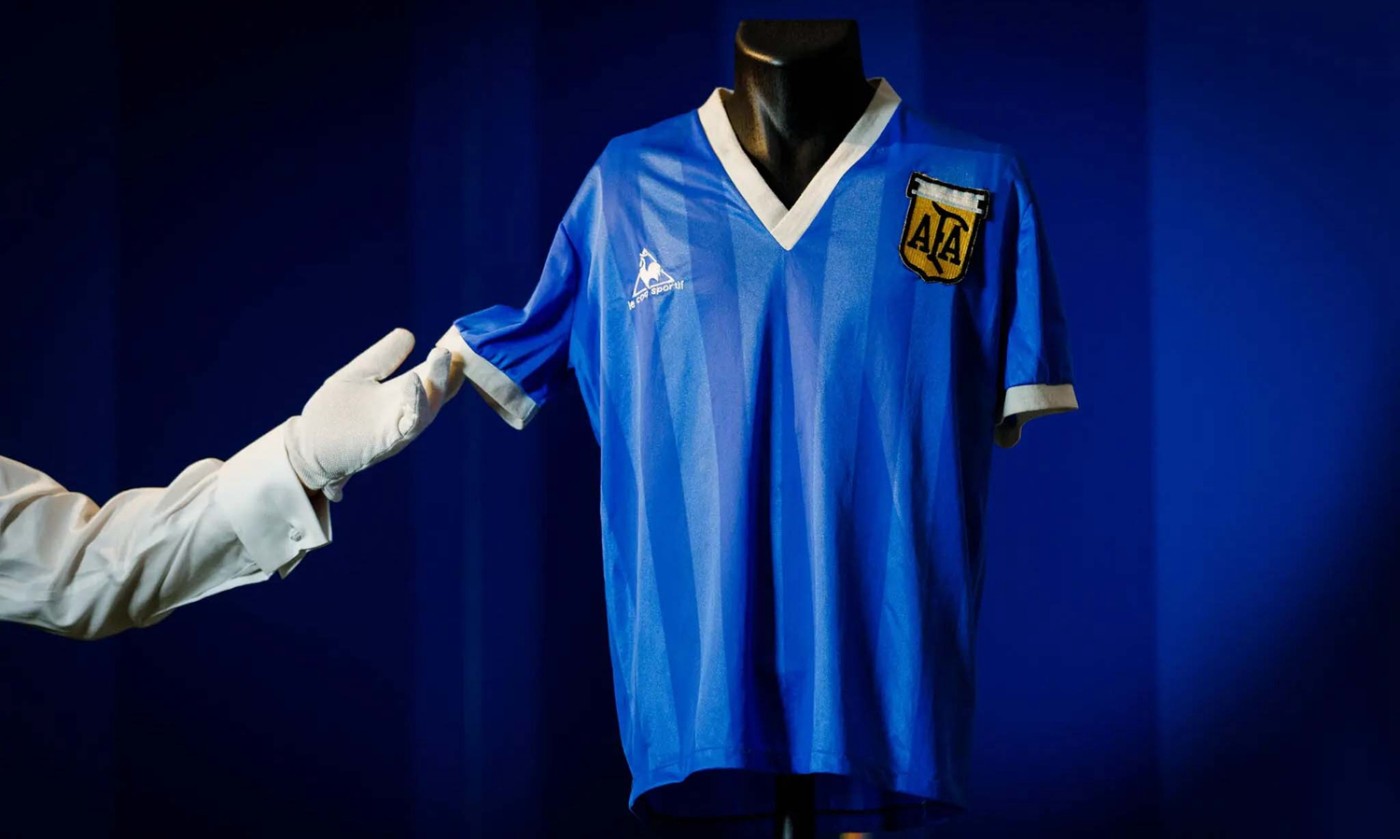 马拉多纳,阿根廷,上帝之手  改写球衣拍卖记录！马拉多纳「上帝之手」球衣 928 万美元成交！