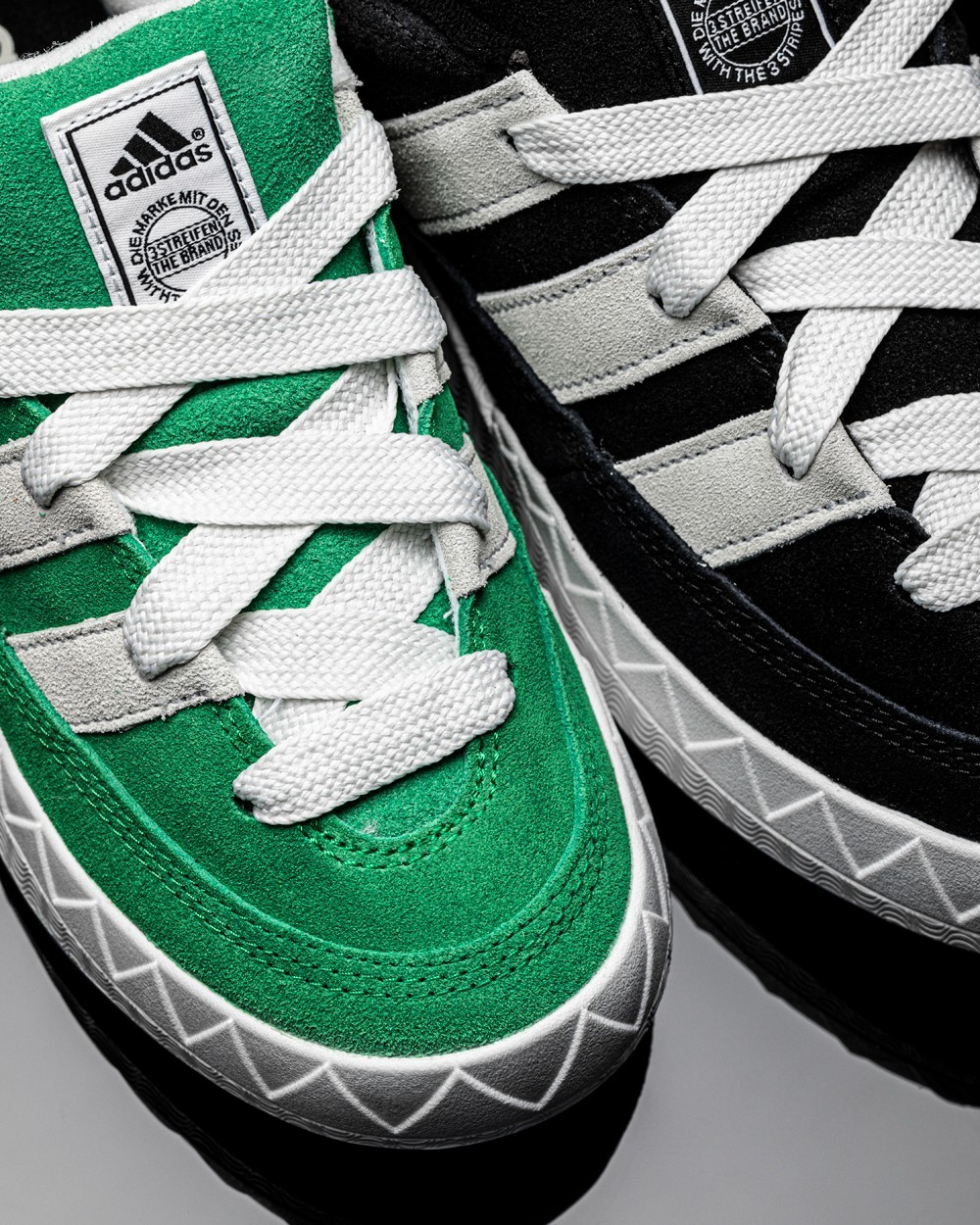 adidas Originals,Jamal Smith,A  超火的阿迪「鲨鱼面包鞋」！新联名开启登记！