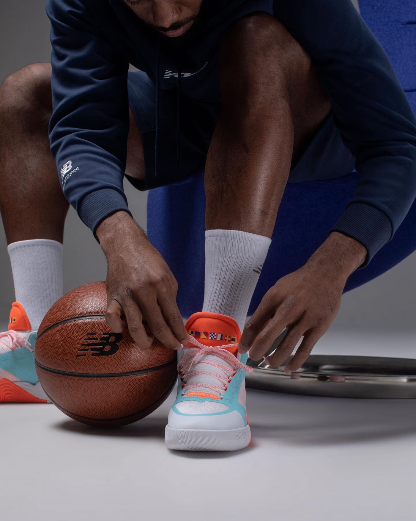 复活节彩蛋味道十足全新配色伦纳德签名鞋现已发售