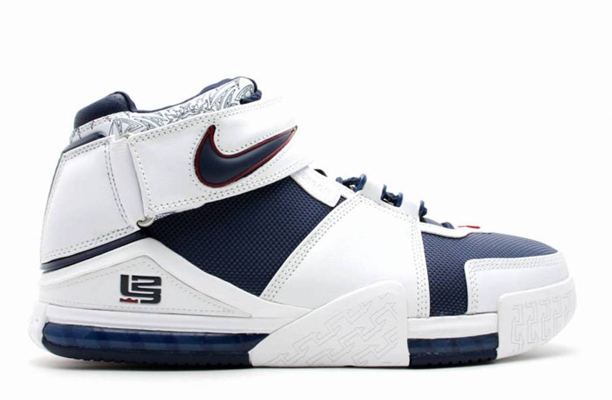 LeBron 2,Nike,DJ4892-100  詹姆斯下一双复刻球鞋确定！不是 LeBron 10 而是...