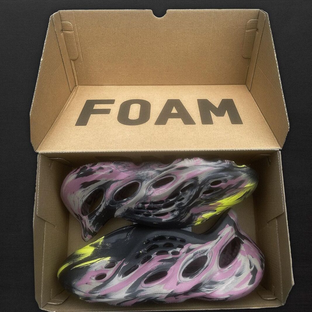 adidas,Yeezy Foam Runner,MX Ca  实物图首次曝光！Yeezy「洞洞鞋」新配色 8 月发售！
