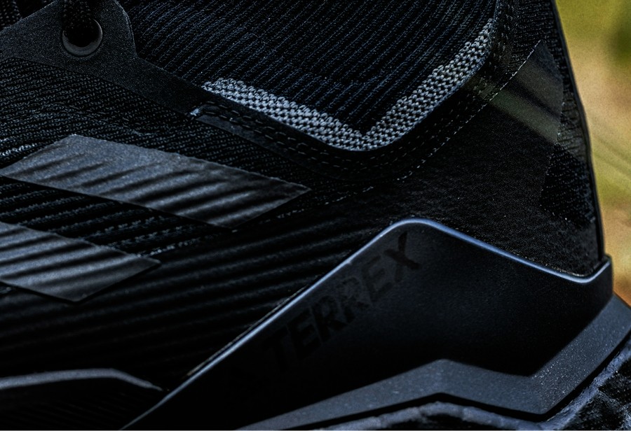 adidas,TERREX 2.0  穿了好几年的「阿迪神鞋」终于升级！4 厘米超厚 Boost 上脚真爽！新联名真不多见！