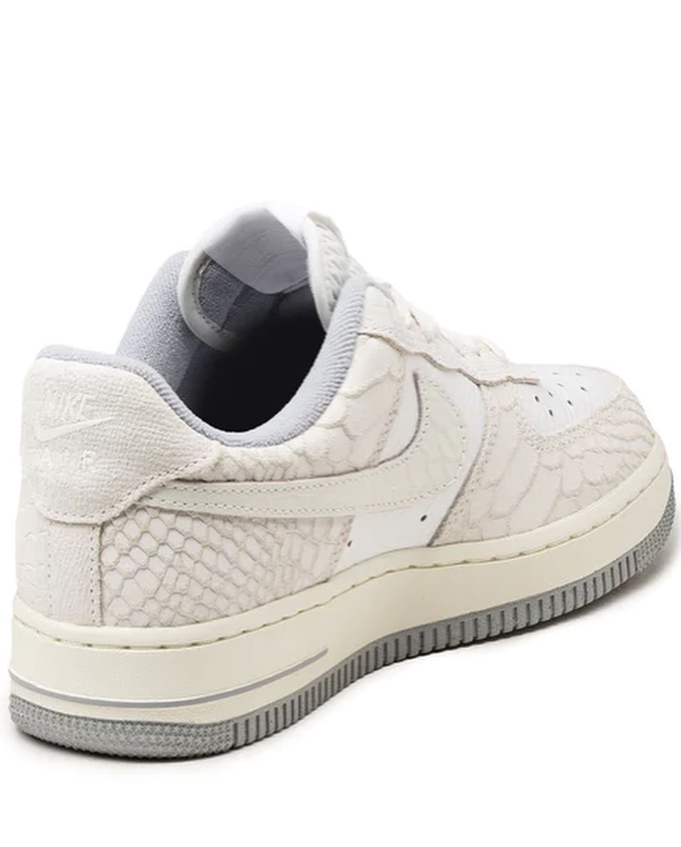 经典中的经典！全新「白蛇」AF1 要来了！ 球鞋资讯FLIGHTCLUB中文站|SNEAKER球鞋资讯第一站