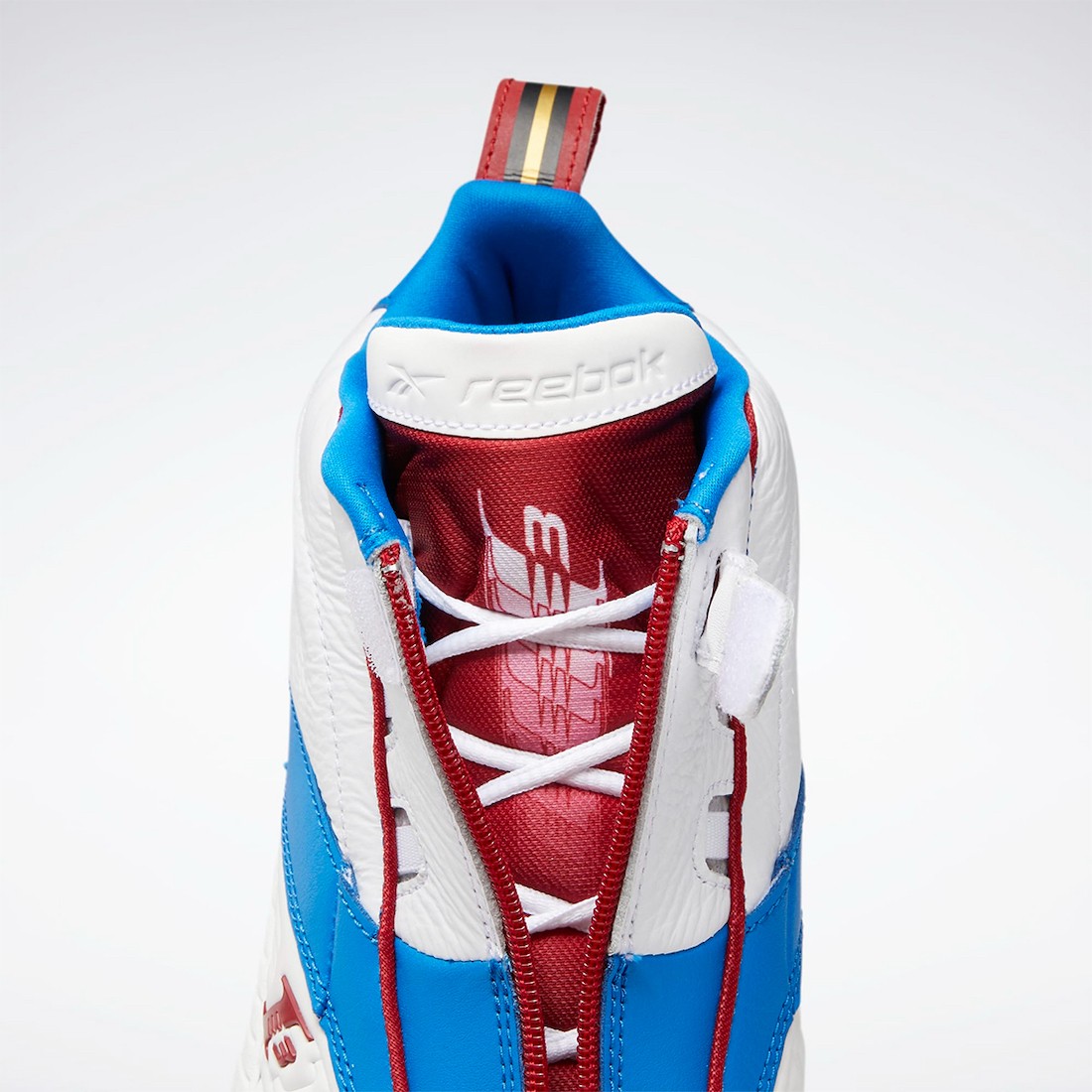 艾佛森 mvp 战靴再度回归!这细节真够社会!