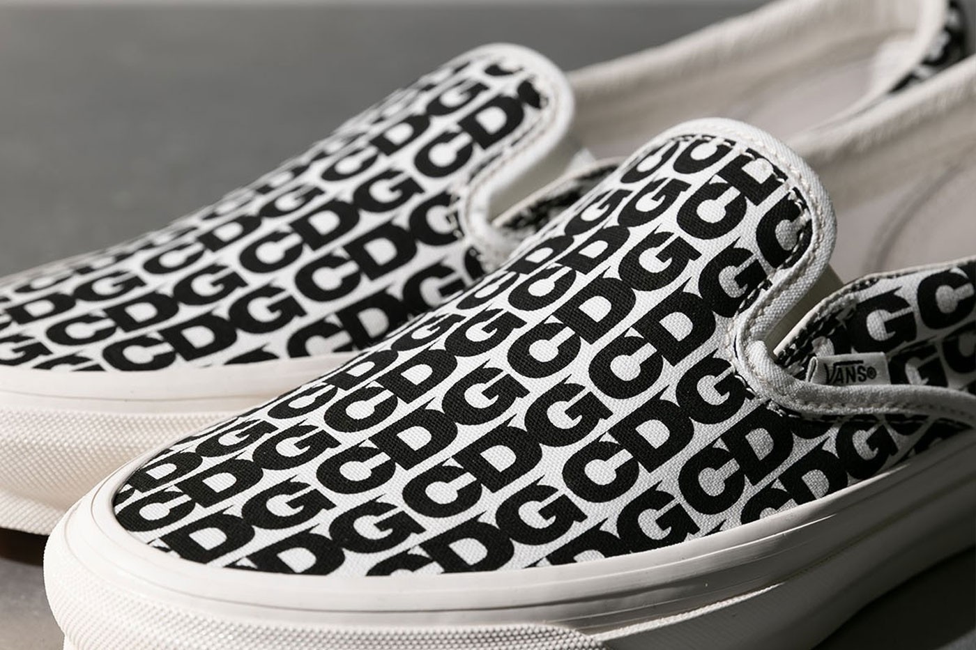 CDG VANS SLIPON 新品-