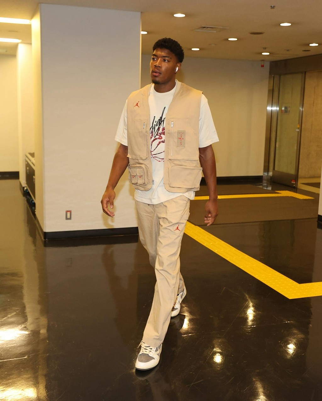 球员上脚狠鞋不断!逼得塔克穿上了这双