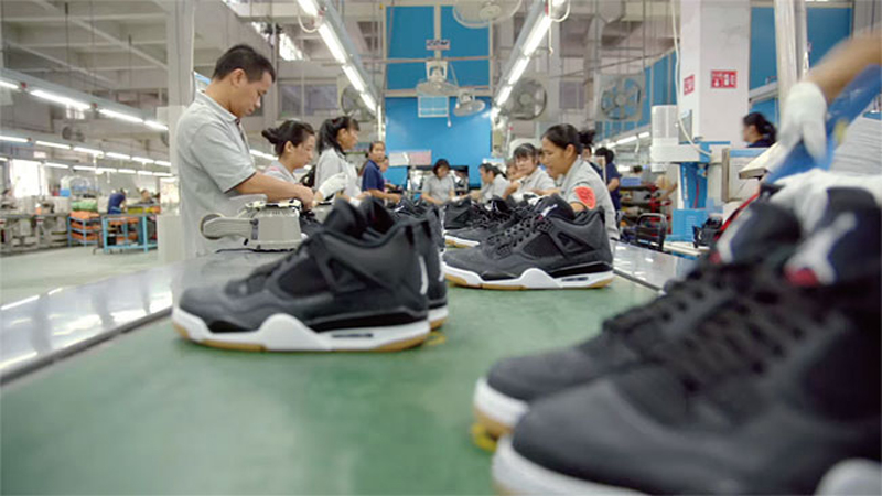 Nike,adidas  抢鞋难度直线上升！耐克、阿迪预计明年减产 30% - 40% …