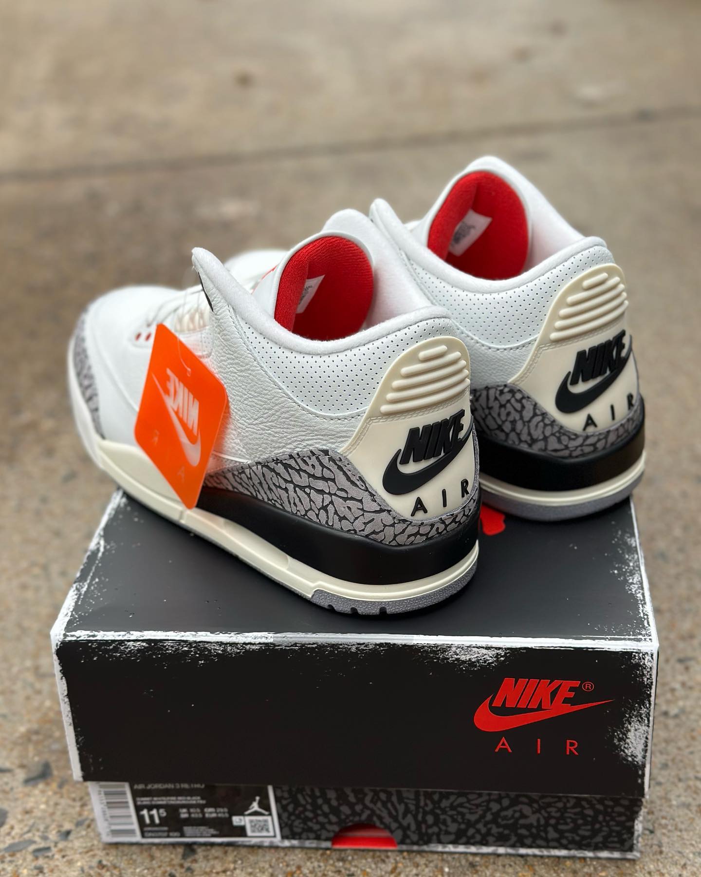 Air Jordan 3,White Cement Reim  「白水泥」AJ3 最新实物图泄露！网友：等不及了！