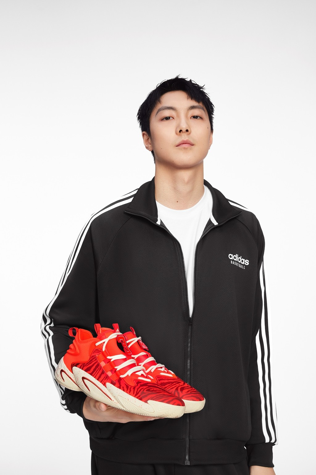 胡明轩 pe 首次亮相!