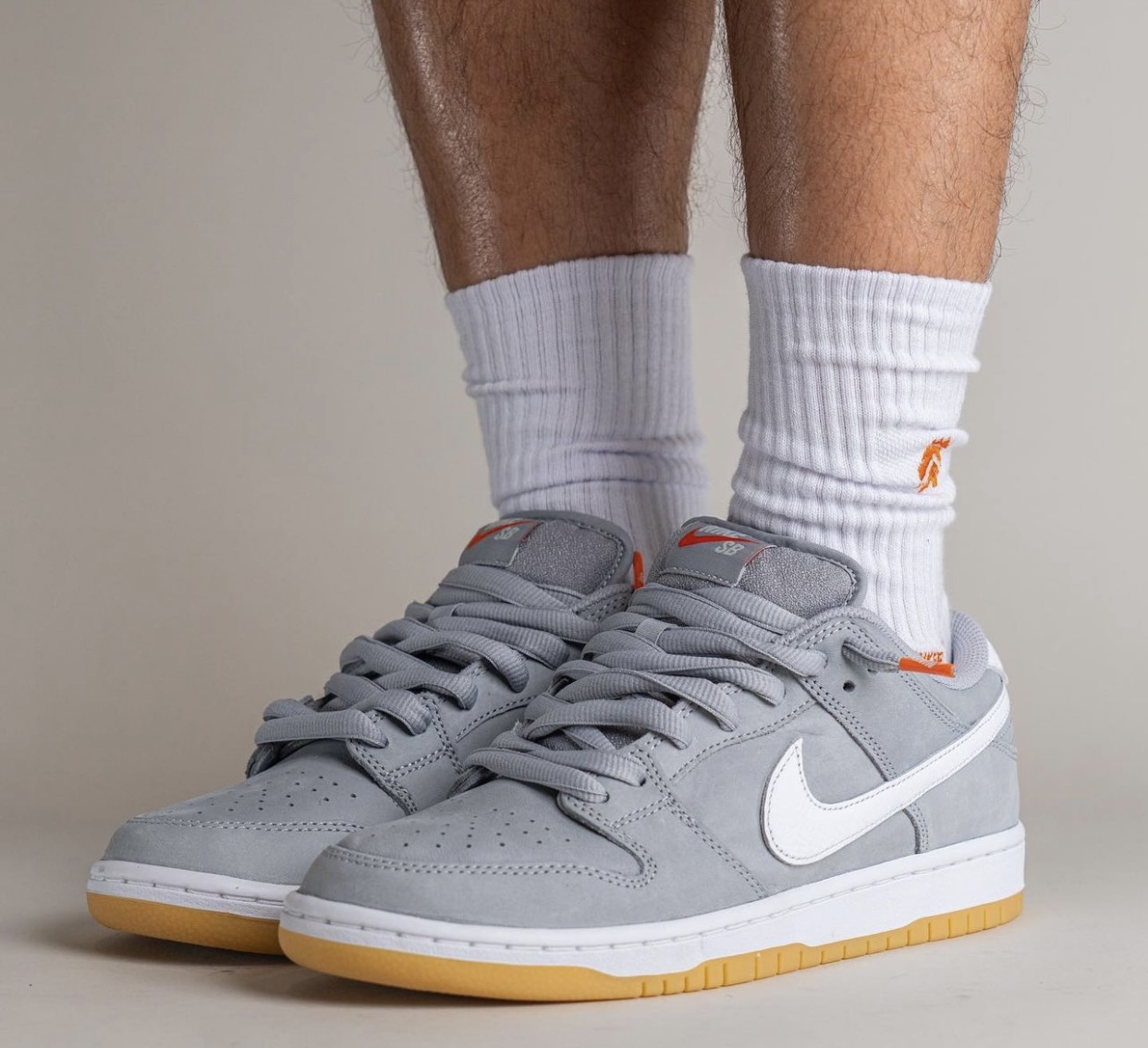 Nike,SB Dunk Low,Grey Gum,DV54  「灰生胶」Nike SB Dunk Low 上脚图来了！今年就发售！