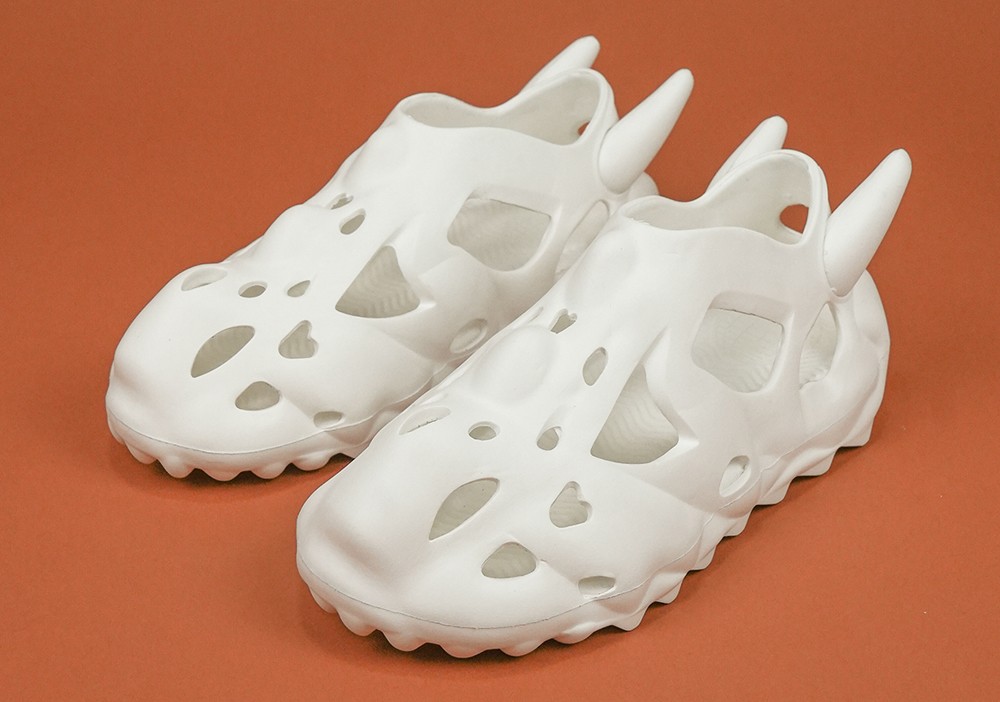 ESENES Worldwide,Boneheads  这造型还真没见过！今年最特别的洞洞鞋来了！