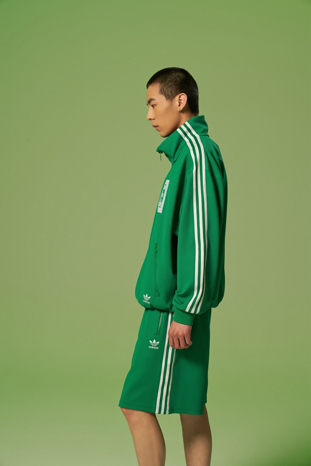 这次真的是吴京同款!三叶草「中国套装」回归!