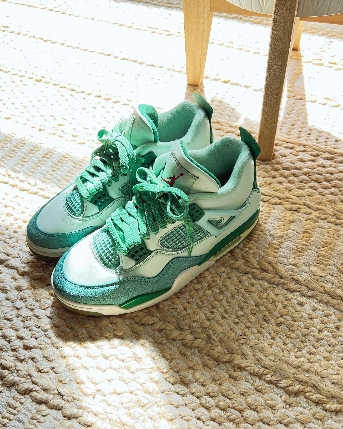 Air Jordan 4  「蒜头王八」Nike SB x AJ4 来了！网友：这个绿色能接受！
