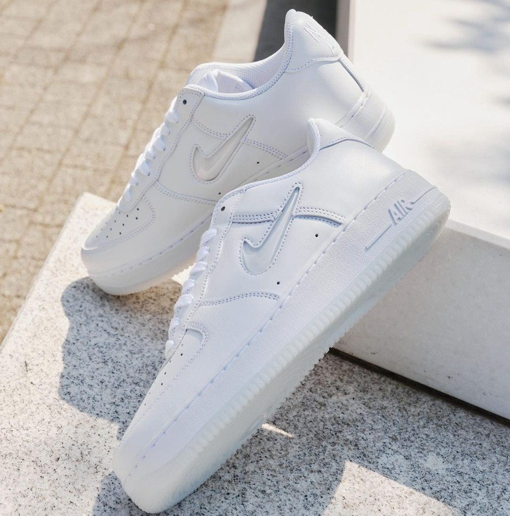 Nike,Air Force 1 Low  现已发售！新版本纯白 AF1 来了！