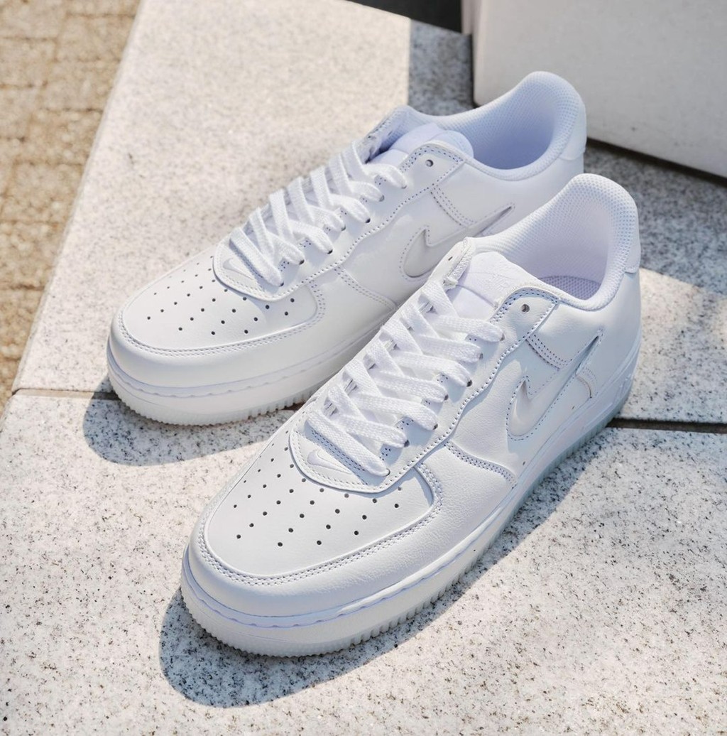 Nike,Air Force 1 Low  现已发售！新版本纯白 AF1 来了！