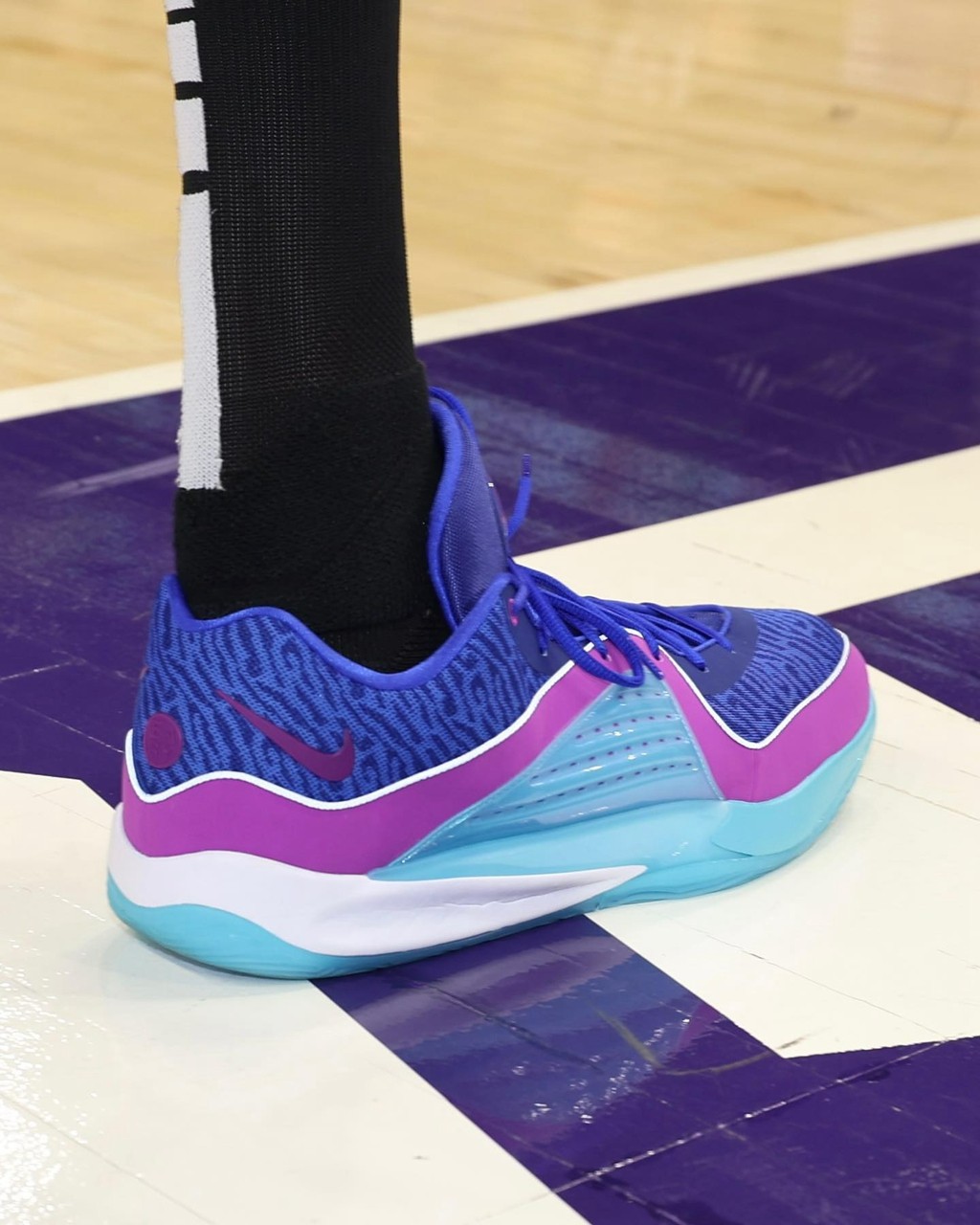 nba,詹姆斯,德罗赞,东契奇,库里,ua,nike,air  哈登上脚「中国配色」