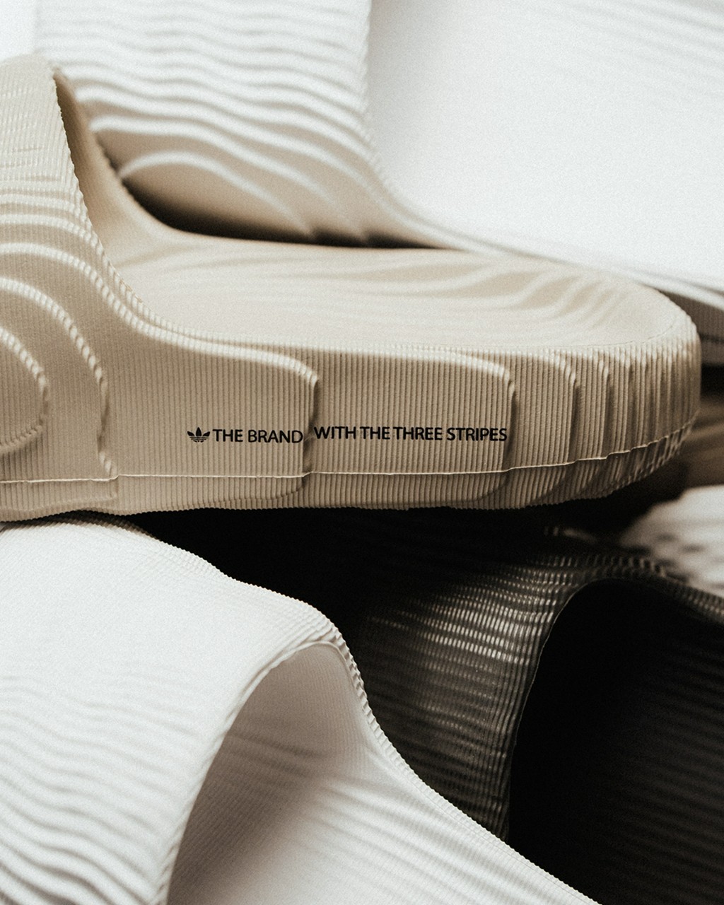 adidas,ADILETTE 22  阿迪 3D 拖鞋补货来了！哪双你最种草？