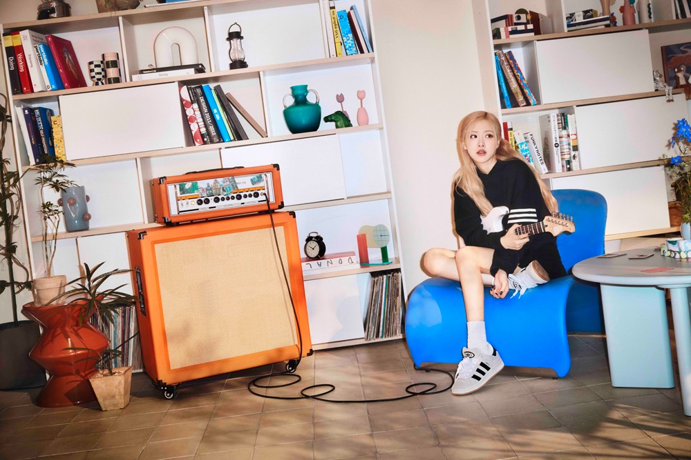 blackpink全员带货三叶草jennie这双新鞋太好看了